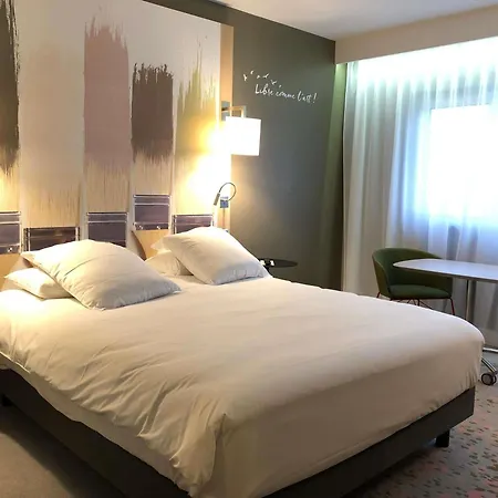 Hotel Mercure Parc Des Expositions 4*