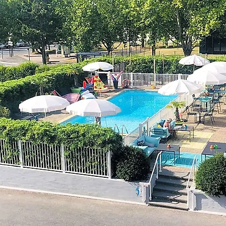 Mercure Parc Des Expositions 4*