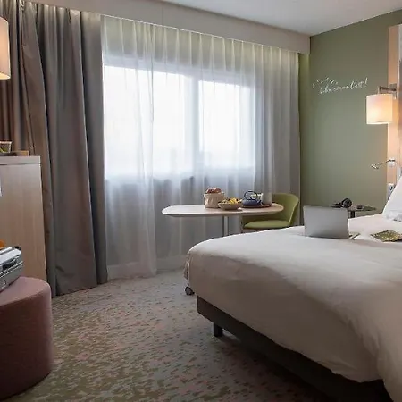 Hotel Mercure Parc Des Expositions 4*