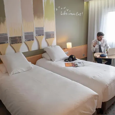 Mercure Parc Des Expositions מלון ריימס