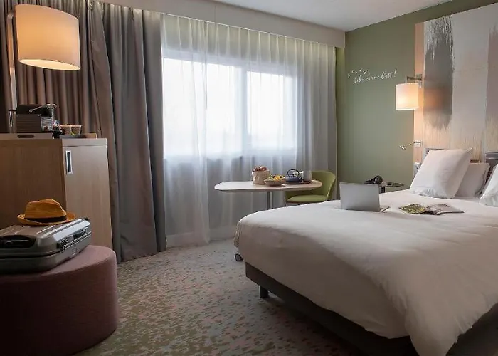 Hotel Mercure Parc Des Expositions 4*