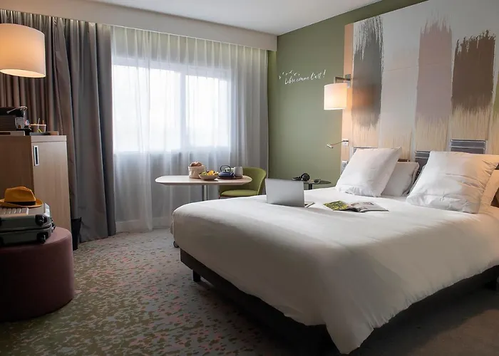 Hotel Mercure Parc Des Expositions 4*